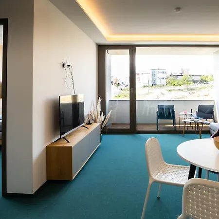 Lakeside Apartements צוונקאו