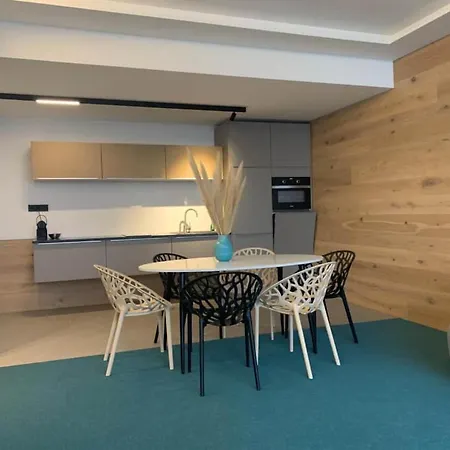 Lakeside Apartements Apartment