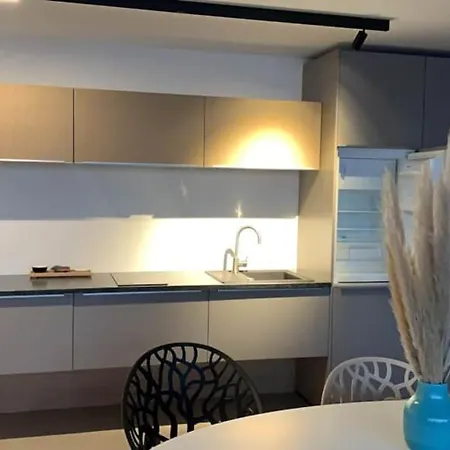 Lakeside Apartements * צוונקאו