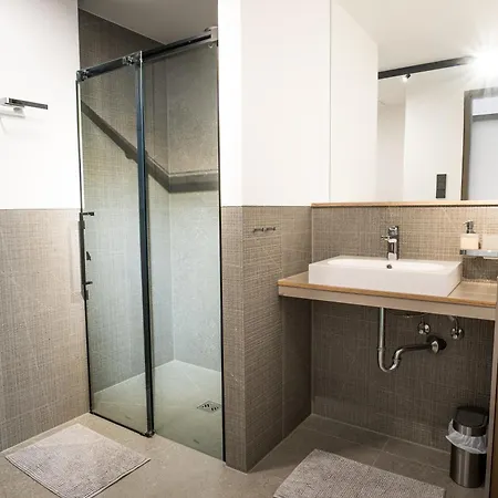 Lakeside Apartements *