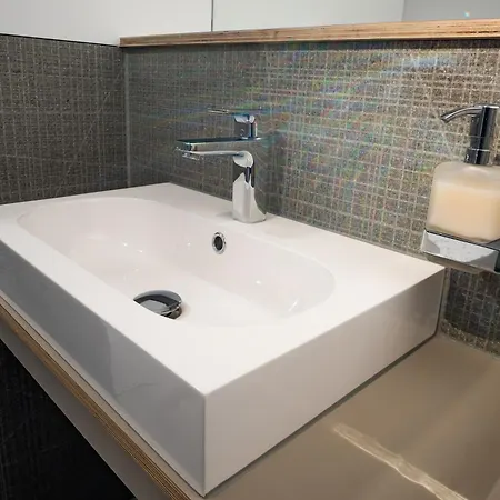 Lakeside Apartements * צוונקאו