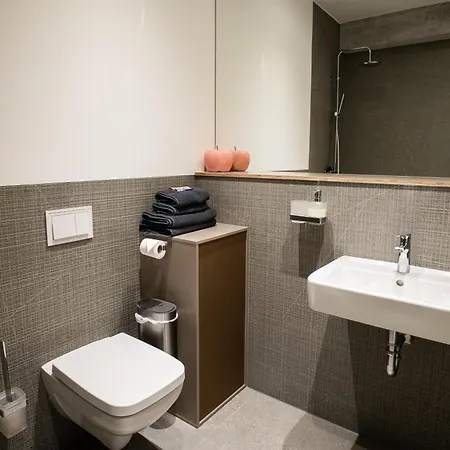 Lakeside Apartements